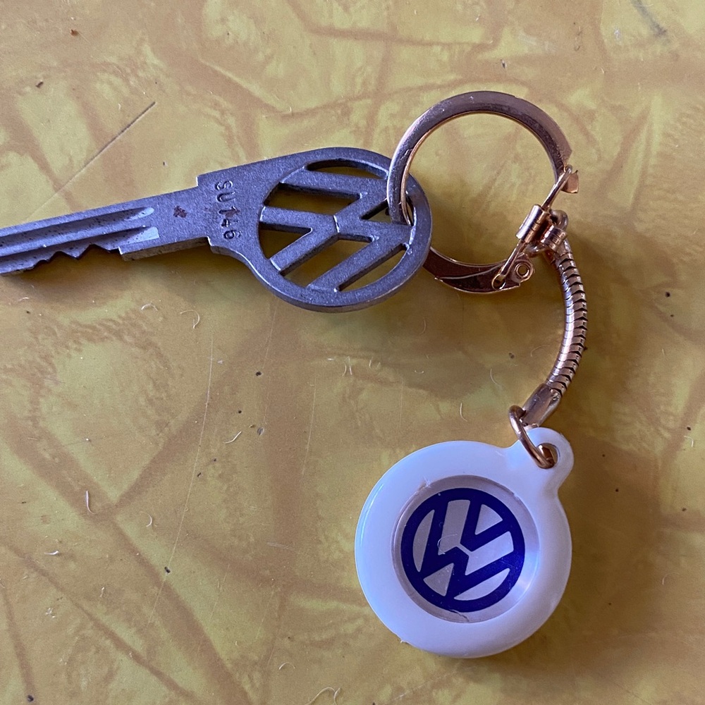 Volkswagen Vintage White and Blue Key Holder